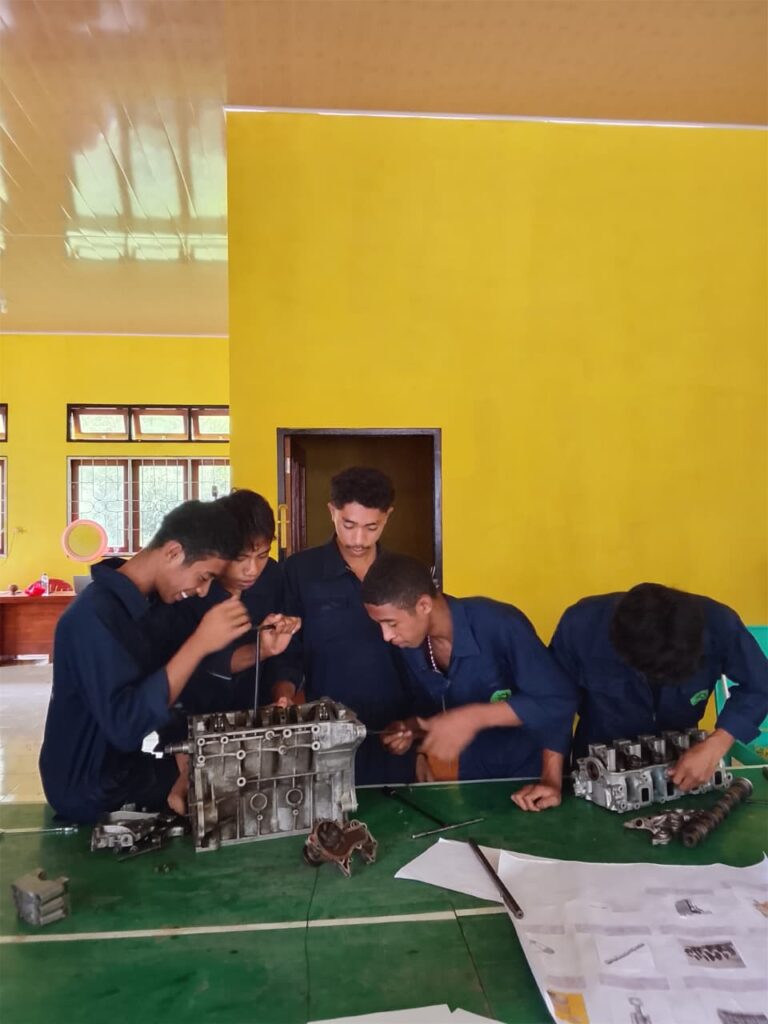 Mengasah Keahlian di Bengkel: Langkah Awal Menuju Mekanik Profesional